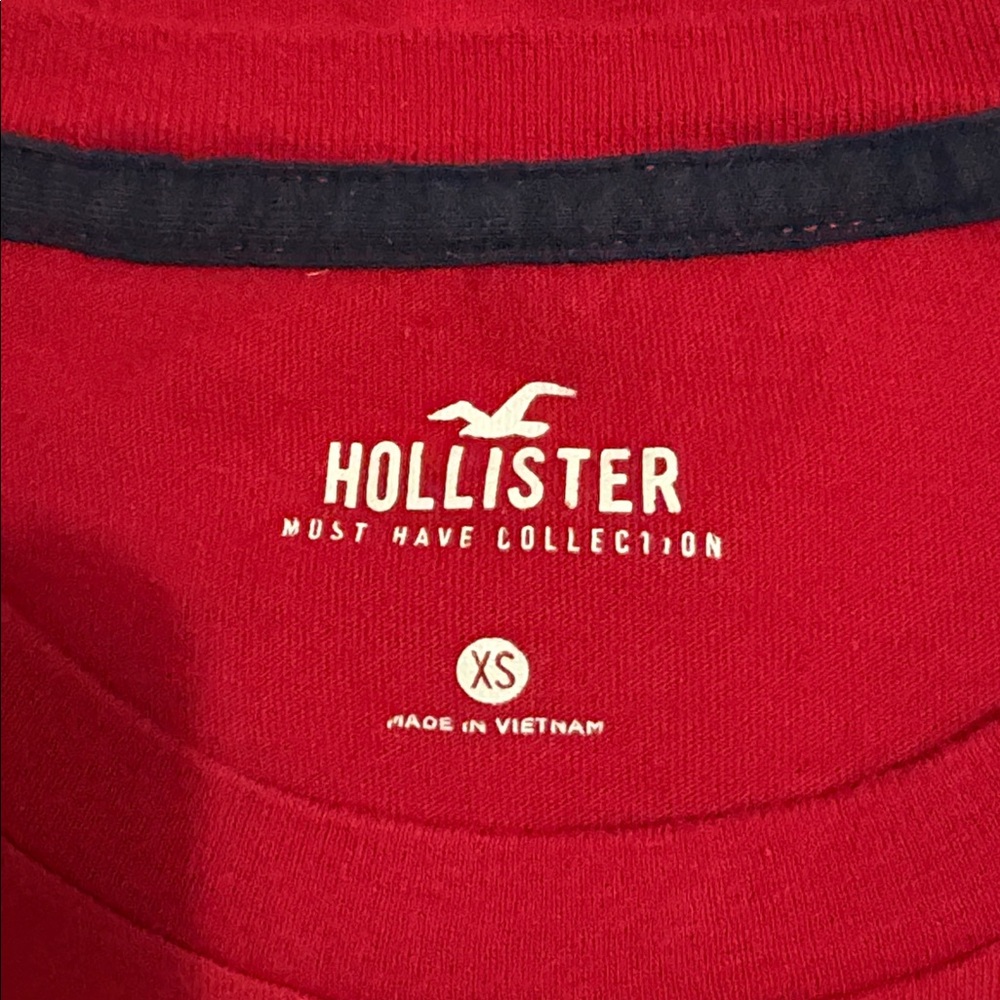 Hollister Men's Vibrant Red Tee View 3